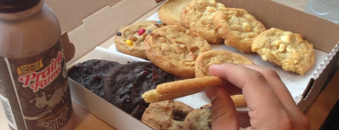 Insomnia Cookies is one of Chicago Food ‘18.