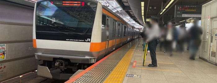 Platforms 1-2 is one of 赤くないポスト、特殊なポスト.