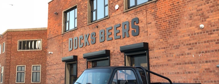 Docks Beers Craft Brewery & Taproom is one of Lugares favoritos de Plwm.