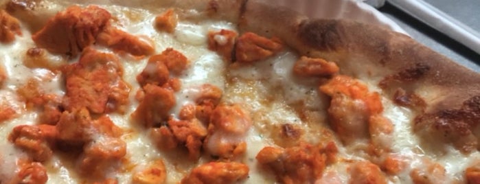 Joey Pepperoni's Pizza is one of Posti che sono piaciuti a Ade.