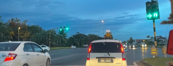 Traffic Light At Pujut 7 is one of Routine.