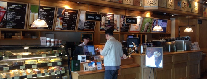 The Coffee Bean & Tea Leaf is one of Must-visit Coffee Shops in Seoul.