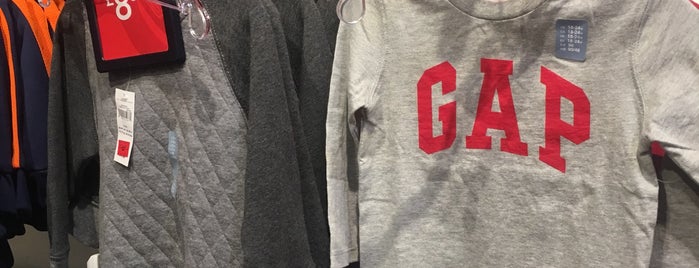 Gap Factory Store is one of Lieux qui ont plu à Foodman.