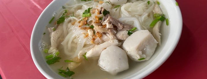 Lbh Melayu Koay Teow Th'ng 台牛后粿条汤 is one of Penang Food.