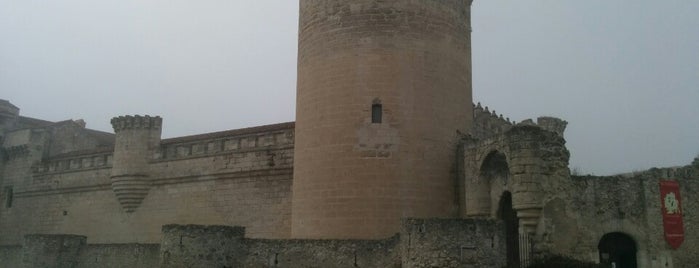 Castillo De Cuéllar is one of Castillos y fortalezas de España.