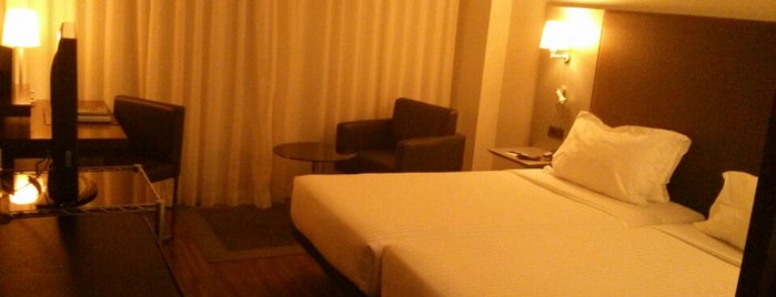 AC Hotel Gijón is one of สถานที่ที่ Jordi ถูกใจ.