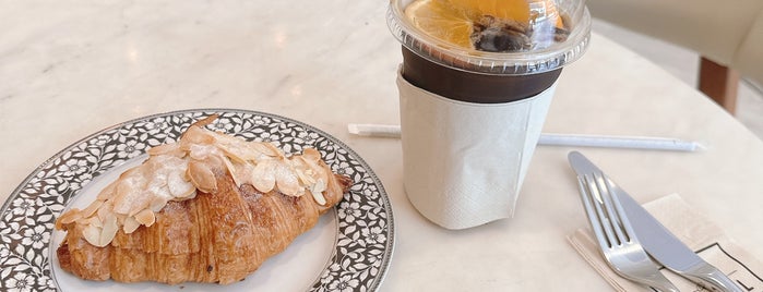 Café Eiffel is one of Croissant List.