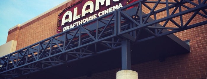 Alamo Drafthouse Cinema is one of Sara 님이 좋아한 장소.