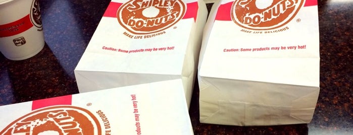 Shipley Donuts is one of Lugares favoritos de Sara.