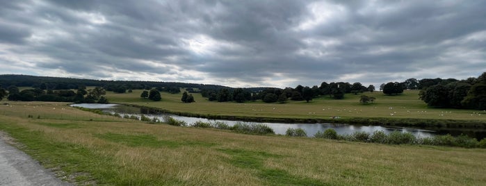 Chatsworth Park & Estate is one of England.