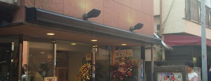 劇場 MOMO is one of メモ.