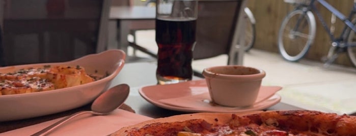 Pizza Hut is one of Lieblingsbars und Tipps.