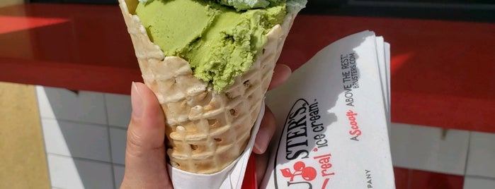 Bruster's Real Ice Cream is one of Tempat yang Disukai Jeremiah.