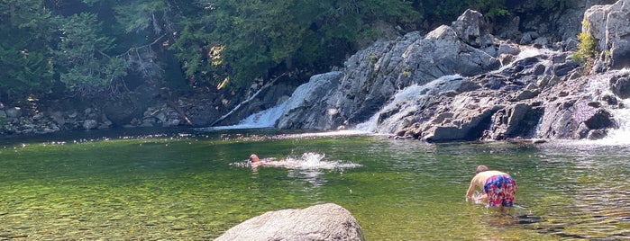 Split Rock Falls is one of Lake Placid.