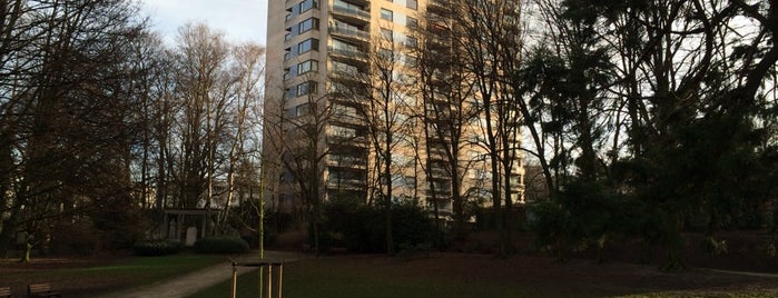 Parc Montjoiepark is one of Orte, die Bix gefallen.