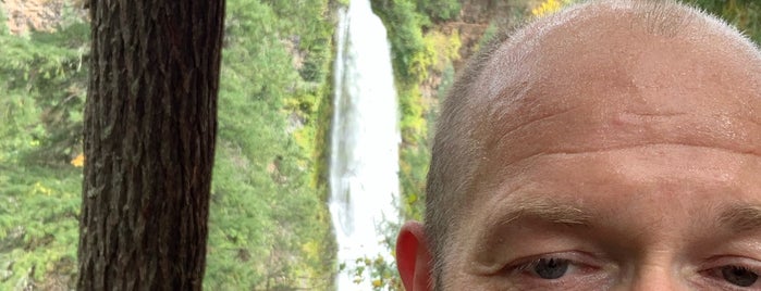 Mill Creek Falls is one of Lugares favoritos de Ron.