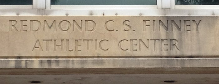 Redmond C. S. Finney Athletic Center is one of Locais curtidos por Rob.