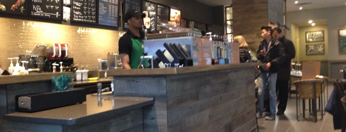 Starbucks is one of Tempat yang Disukai Mike.