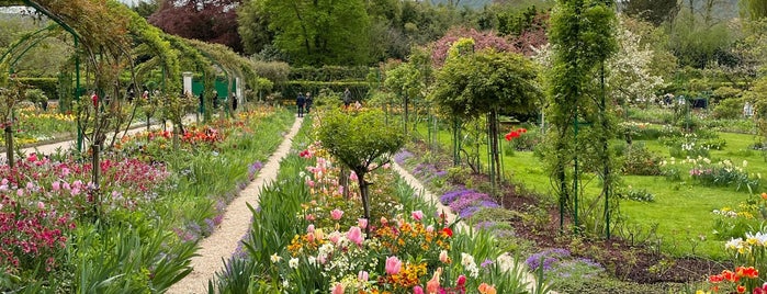 Giverny is one of France.