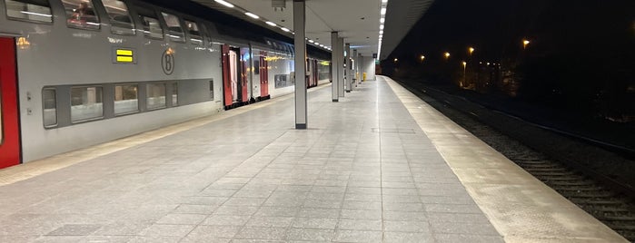 Bahnhof Sint-Niklaas is one of Bijna alle treinstations in Vlaanderen.