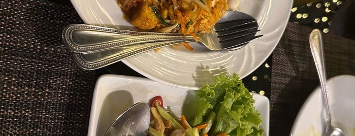 Raya Restaurant is one of Phuket.