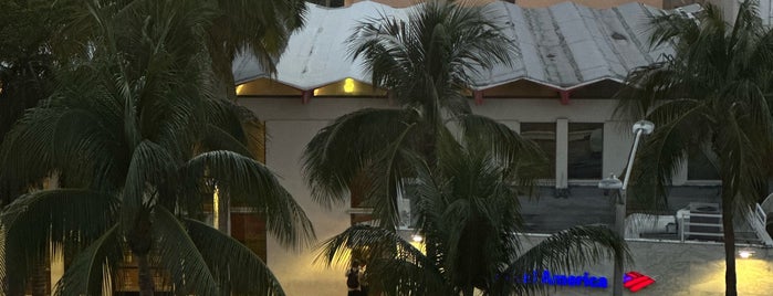 Moxy Miami South Beach is one of Miami Beach Bars.