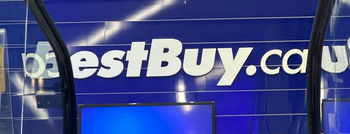 Best Buy is one of Natzさんのお気に入りスポット.