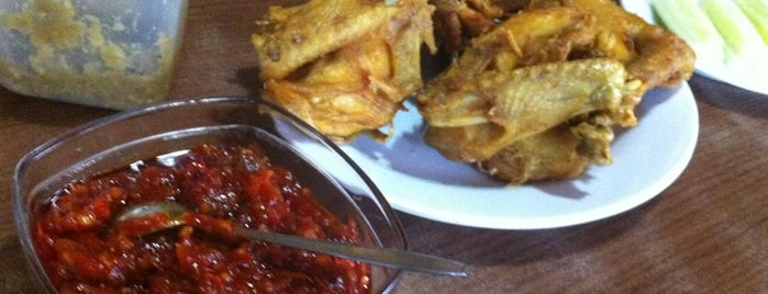 COKRO sop buntut & ayam goreng is one of Favorite.