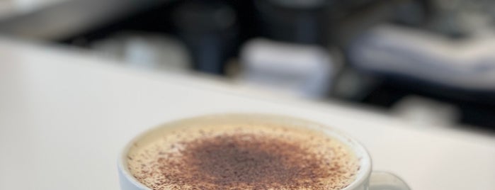Madcap Coffee is one of Lee : понравившиеся места.