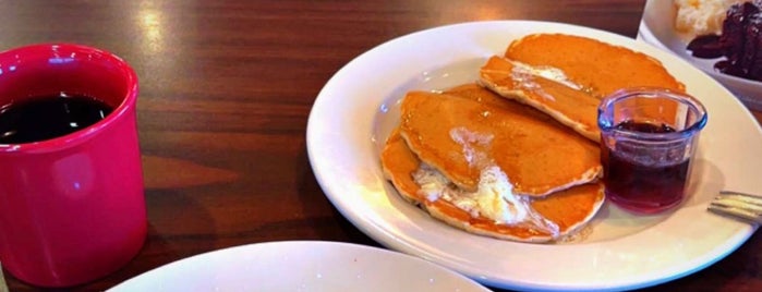 Bob Evans Restaurant is one of お気に入りスポット.