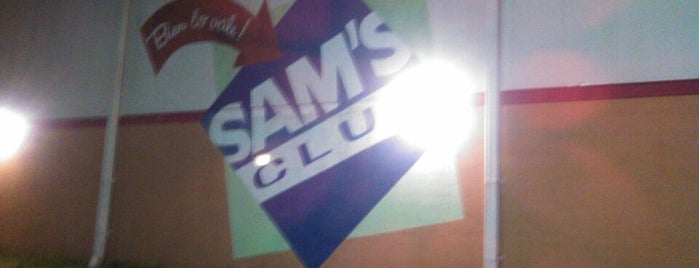 Sam's Club is one of Tempat yang Disukai León.