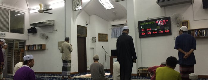 Surau Saidina Umar Al-Khattab is one of Bandar Seri Putra.