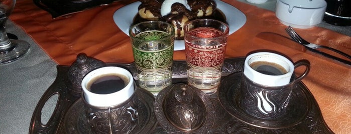 Portakal Cafe is one of Ersoy'un Beğendiği Mekanlar.