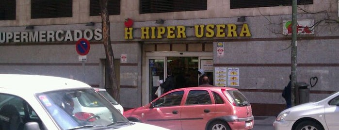 Hiper Usera is one of Madrid: Tiendas, Mercados y Centros Comerciales.