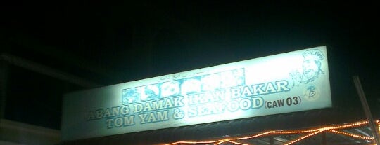 Abang Damak Ikan Bakar Tom Yam & Seafood is one of My hangout in Terengganu.