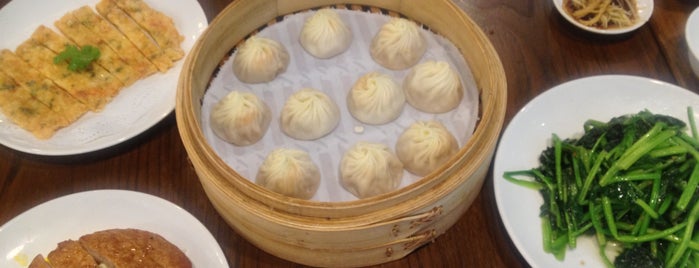 Din Tai Fung 鼎泰豐 is one of 小籠包.