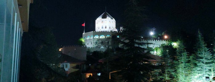 Estergon Kalesi Türk Kültür Merkezi is one of Gezilecek yerler.