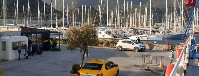 Datça - Bodrum Feribot İskelesi is one of Posti che sono piaciuti a Baturalp.