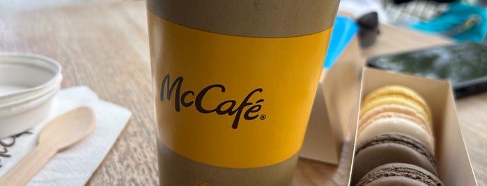 McDonald's is one of Paris yeme icme.