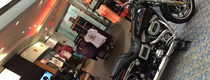 Harley Davidson Store is one of Beat Boredom At The Airport.