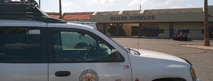 Allied Surplus is one of Heidiさんのお気に入りスポット.