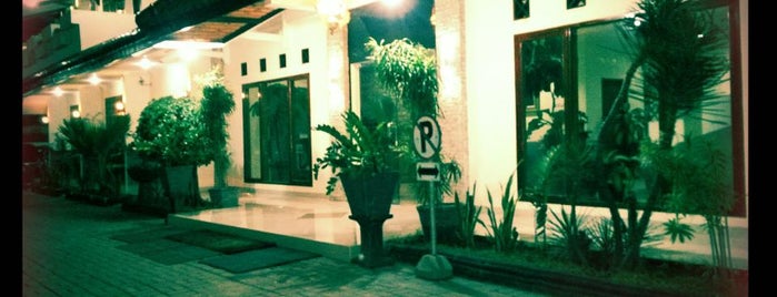 Hotel Cilegon is one of Tempat yang Disukai Hendra.