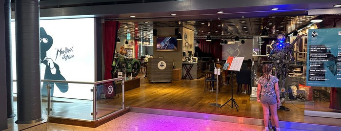 Montreux Jazz café is one of Lugares favoritos de Alexander.
