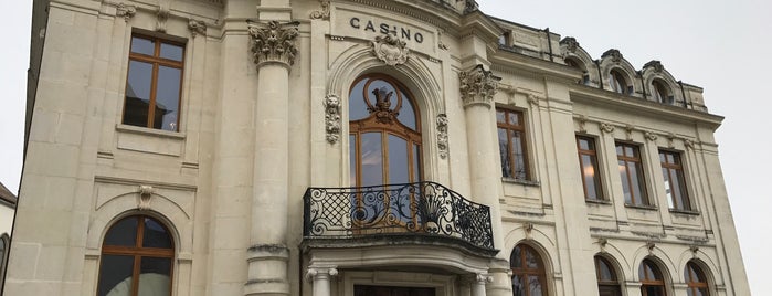 Le Casino is one of A visiter.