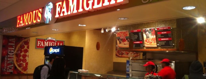 Famous Famiglia is one of Mariaさんのお気に入りスポット.