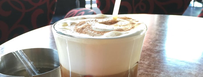 Habibi Cafe is one of Lugares favoritos de Oksana.