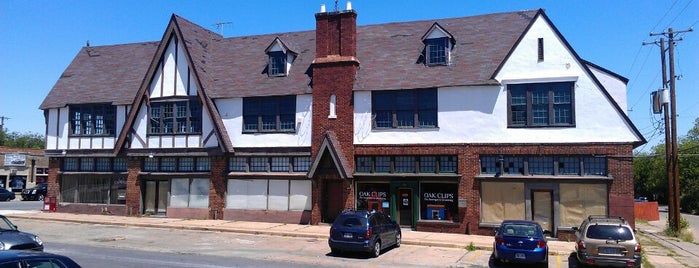 Winnetka Heights Historic District is one of Locais curtidos por Robert Dwight.