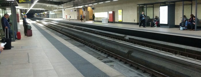 Schuman (MIVB) is one of gare & metro.