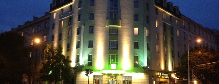 Plaza Alta Hotel is one of สถานที่ที่ Hana ถูกใจ.