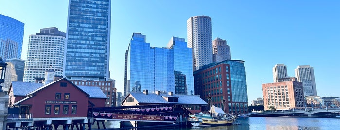 City of Boston is one of Donnie'nin Kaydettiği Mekanlar.
